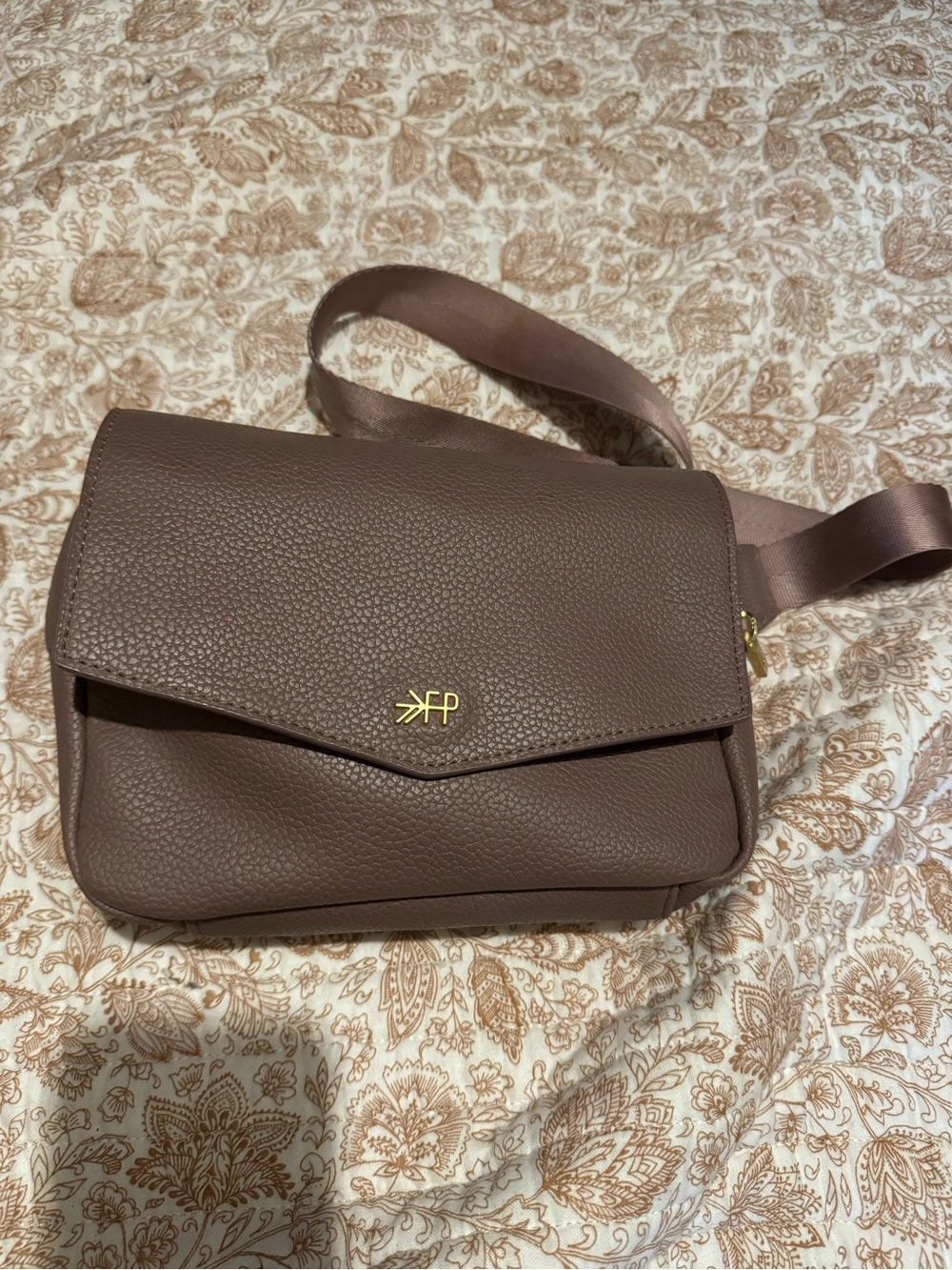 Freshly Picked Pebbled Crossbody Bag in Taupe Brown